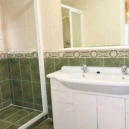 2 Bedrooms With Sea Views * 卡尔佩