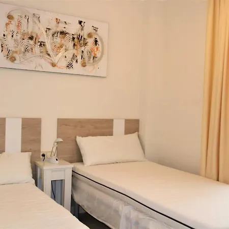 2 Bedrooms With Sea Views 公寓 卡尔佩